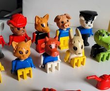 Lego Fabuland figurines and accessories