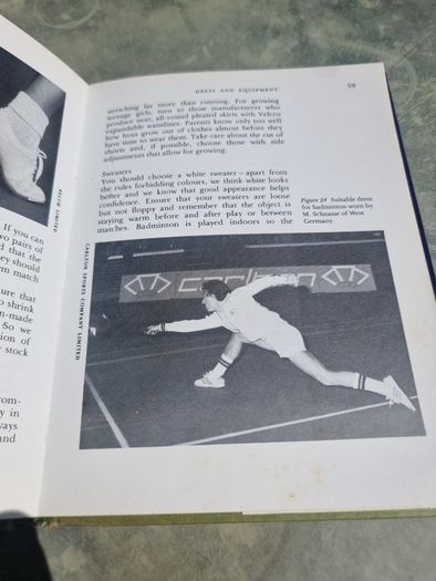 Beginning Badminton / Judy Hashman and C. M. Jones (Hardcover)