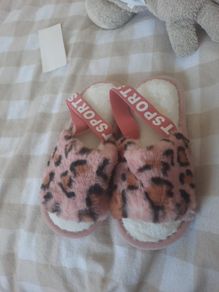 pink fluffy leopard print slippers