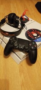PlayStation 4 Spiderman Bundle