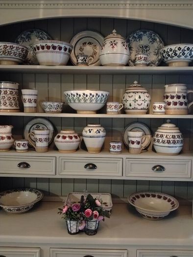 Solid kitchen dresser delivery arranged