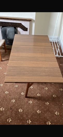 Drop leaf table