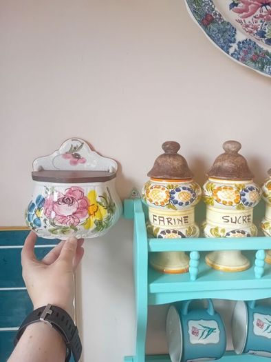 Antique Italian cermic salt cellar or tea bag caddy