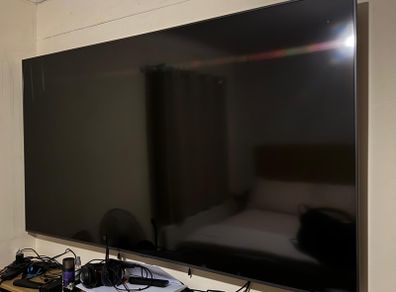 Samsung 75" Tv & Wall Bracket