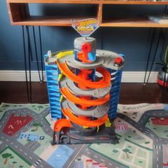 Hot Wheels Mega Garage