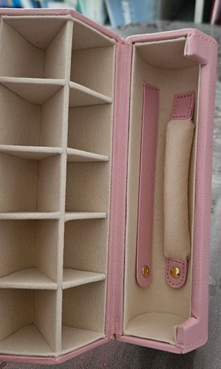 Authentic Lynott Heart Shaped Jewelry Travel Case Storage Box in Pink