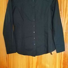 Women's black shirt