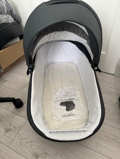 Premium Noordi Fjordi Leather 3-in-1 Pram & Car Seat (Plum) + Car Extras