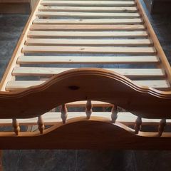 Solid wood beds