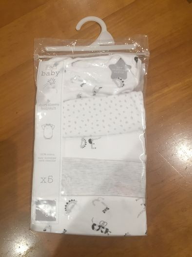 Mixed lot baby items