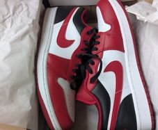Nike Jordan 1 LowBulls Size 9