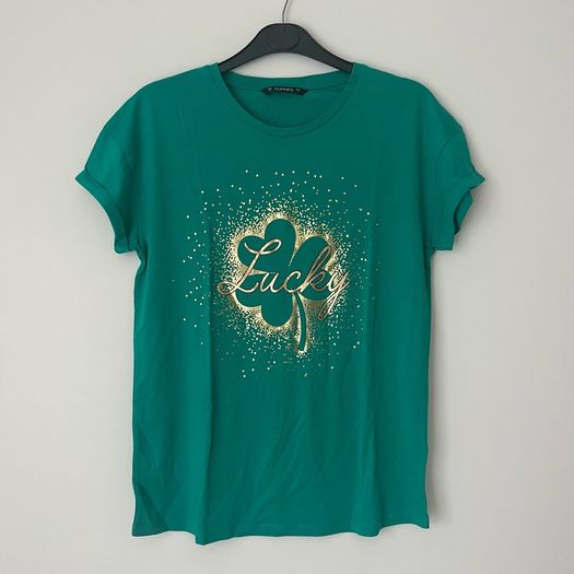 St. Patricks Day / Green Lucky Clover T-Shirt - Size S