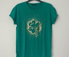 St. Patricks Day / Green Lucky Clover T-Shirt - Size S
