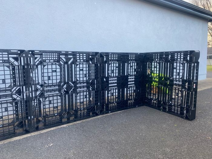 plastic pallets