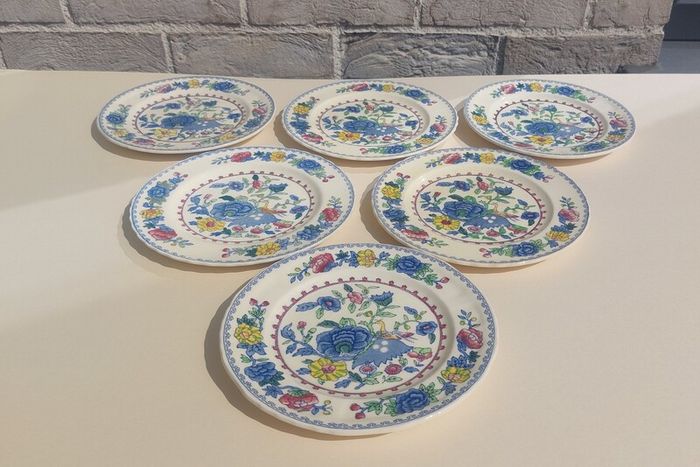 Beautiful Masons Patent Ironstone Set of Six Bread and Butter Plates in the Regency Pattern, Circa 1940 to 1950