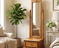 Mirror Stand