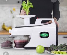 Juicer. Green star elite juicer