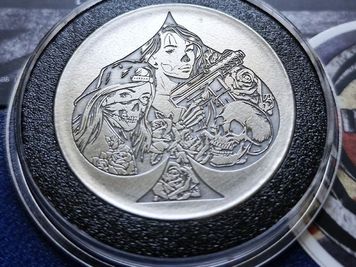 Liquid Metals These Streets .999  silver 30 Gram Round UK