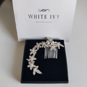 Bridal hair piece by White Ivy