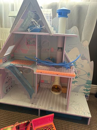 L.O.L doll house