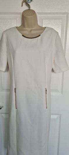 Gorgeous Heavy White Shift with Gold Accessories from Gold size 16