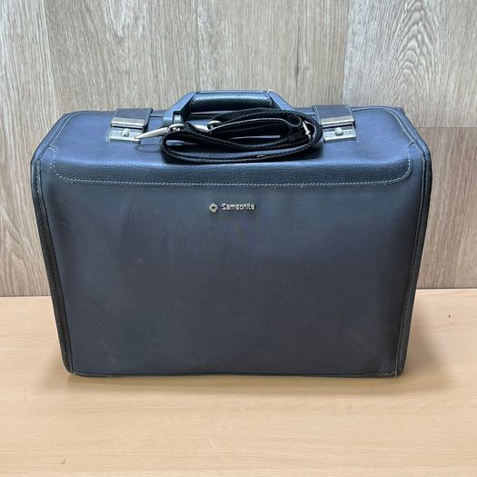 Samsonite Airline Pilot Attache Briefcase - Vintage - Black - Shoulder Strap