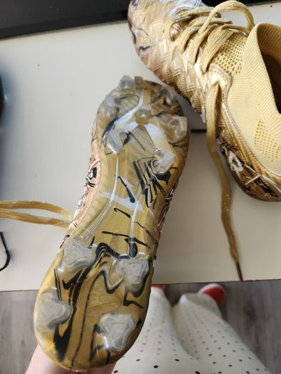 Football boots size 3