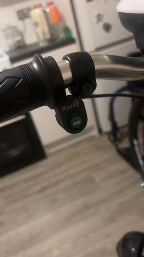 Electric mobility scooter