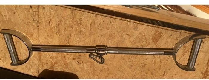 lat pull bar