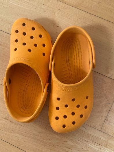 kids crocs unisex size 3 junior