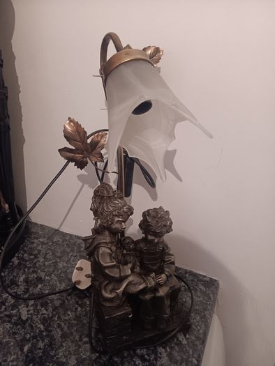Heavy lamp children