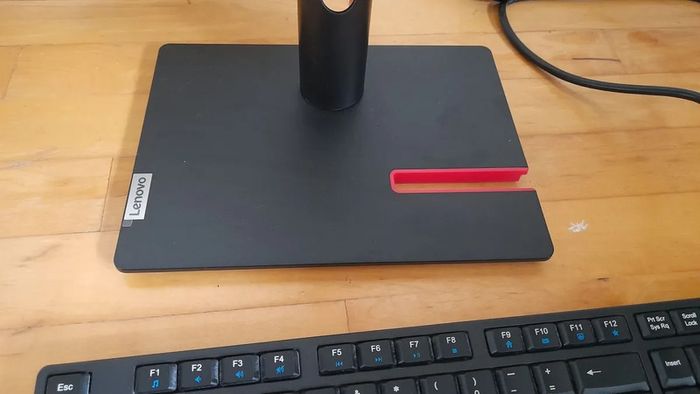 Lenovo 24" Monitor with wireless keyboard & Mouse