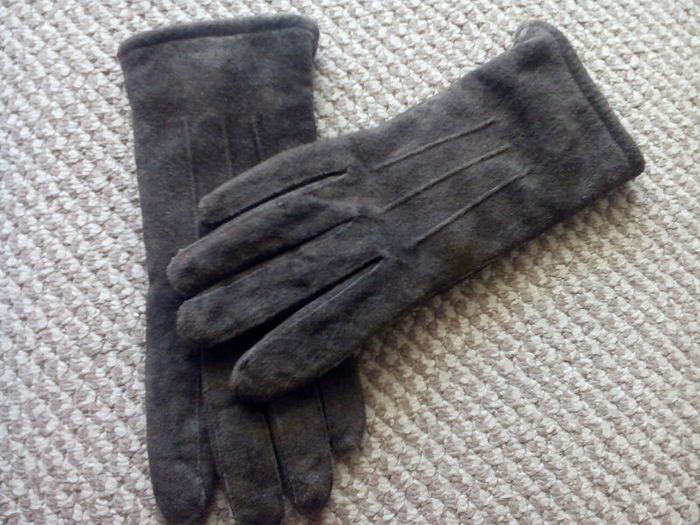 Womens Suede Leather Gloves For Sale in Killeens, Cork from 087maxine