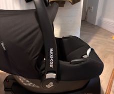 Maxi cosi isize and isofix base car seat