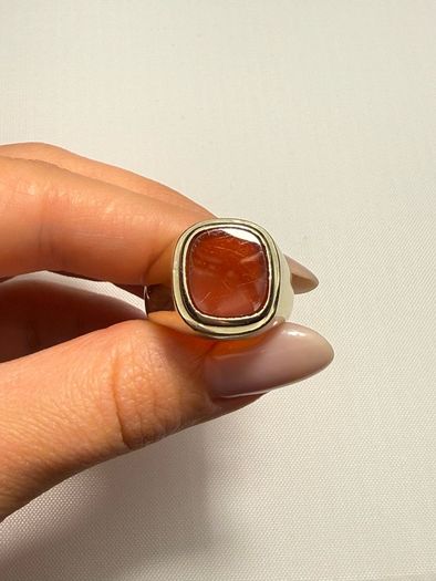 Vintage 8K Yellow Gold Signet Gents Ring Bezel set Carnelian