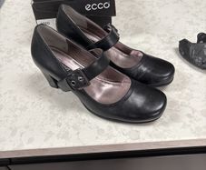Echo ladies shoes. Size 39. Never Worn.