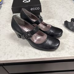 Echo ladies shoes. Size 39. Never Worn.