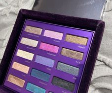 Urban decay limited edition eyeshadow palette
