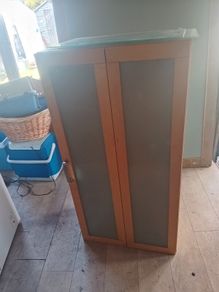 wall mounted cabinet