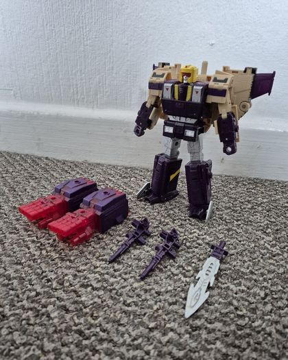 Transformers Legacy Blitzwing