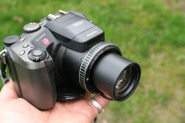 Fujifilm Finepix S602 Zoom 3.1MP Point & Shoot Digital Camera 6x Optical Zoom
