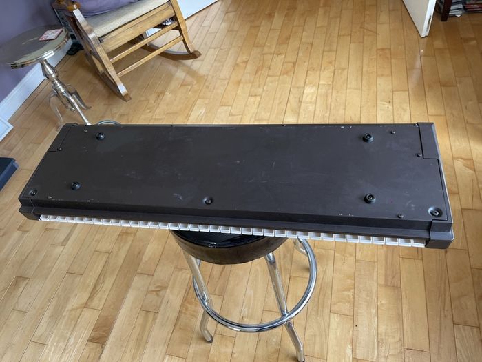 Yamaha DX-21 Synthesizer very clean