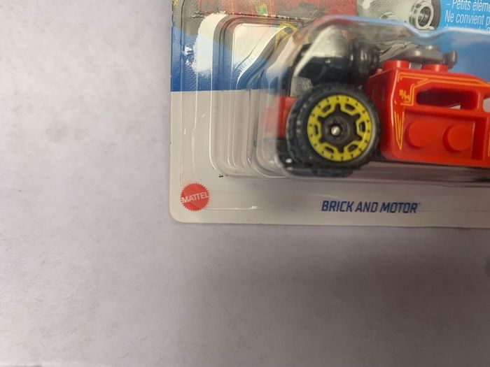 Hot Wheels Bricks And Motor - Bricks Rides