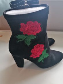 Red Rose Steve Madden size 40 ankle boots