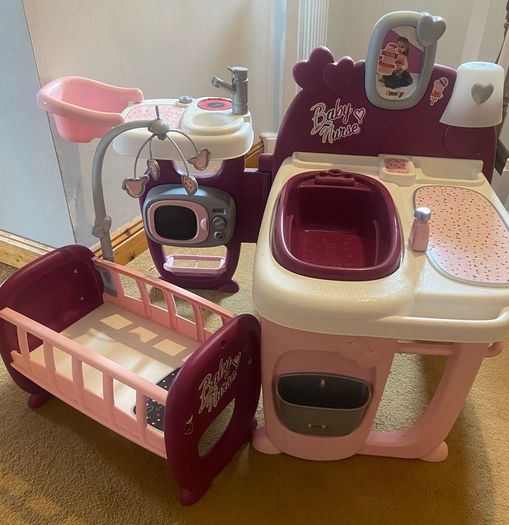 baby nurse station