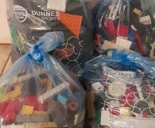 4 kg of lego