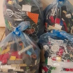 4 kg of lego