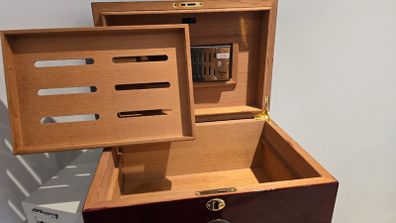 chest humidor