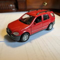 Mercdes M Class 1:43