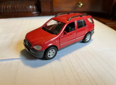 Mercdes M Class 1:43